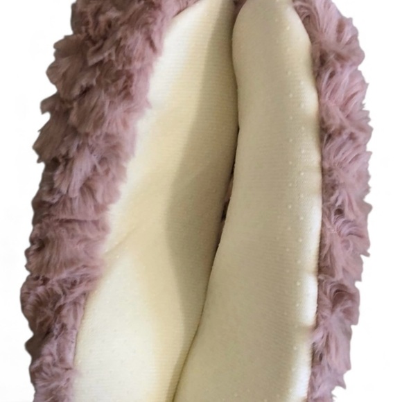 Chatties dark pink fuzzy slippers - Picture 8 of 9